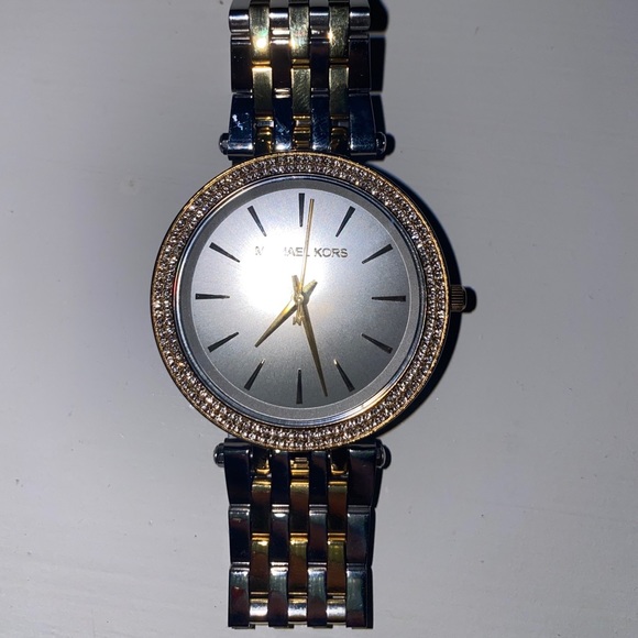 Authentic Michael Kors watch main image 4